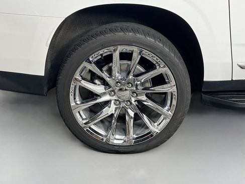 Used 2024 GMC Yukon XL SLT w/ SLT Luxury Package AWD/4WD image 38