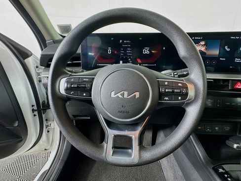 Used 2025 Kia K5 LXS FWD image 11