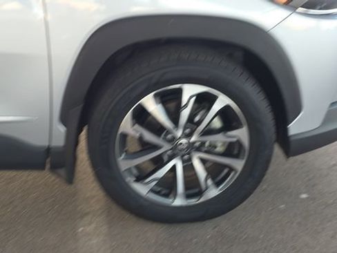 Used 2025 Toyota Corolla Cross XLE w/ Convenience Package image 32