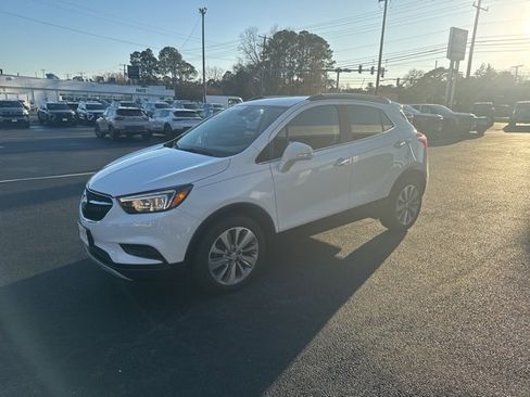 Used 2019 Buick Encore Preferred w/ Safety Package image 3