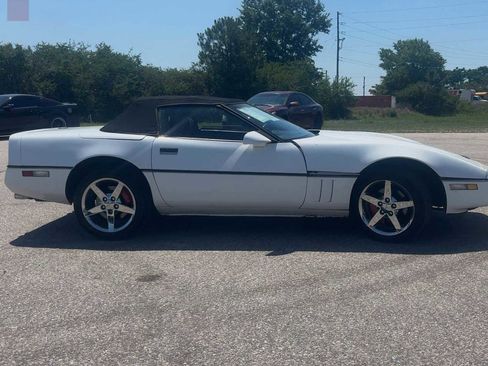 Used 1989 Chevrolet Corvette Convertible RWD image 8