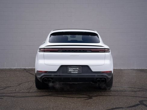 Certified 2025 Porsche Cayenne Coupe image 6