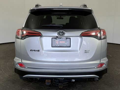 Used 2016 Toyota RAV4 XLE AWD/4WD image 6