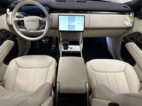 New 2026 Land Rover Range Rover SE image 10
