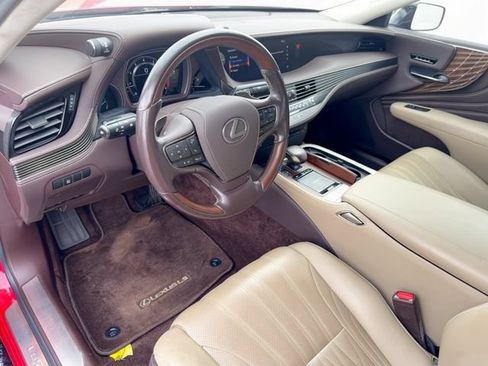 Used 2018 Lexus LS 500 w/ Interior Upgrade Package RWD image 16