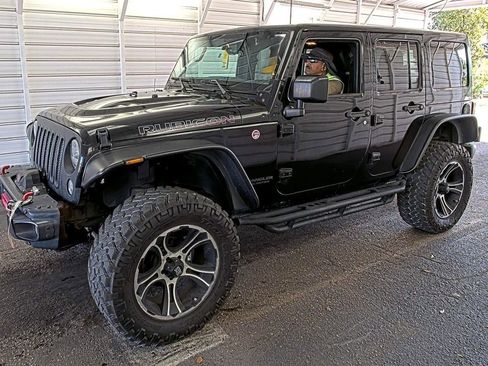 Used 2016 Jeep Wrangler Unlimited Rubicon AWD/4WD image 4