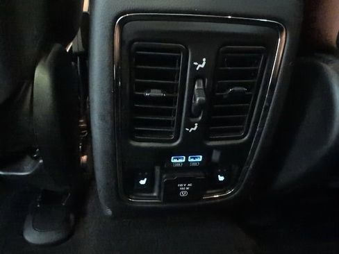 Used 2021 Jeep Grand Cherokee Summit image 32