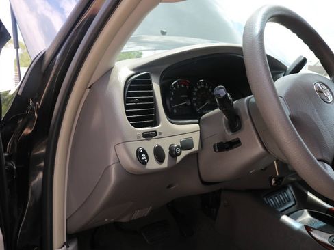 Used 2006 Toyota Sequoia SR5 RWD image 24