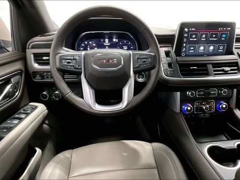 Used 2023 GMC Yukon SLT w/ SLT Luxury Package image 7