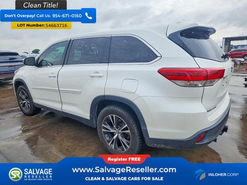 Used 2019 Toyota Highlander Plus FWD image 3