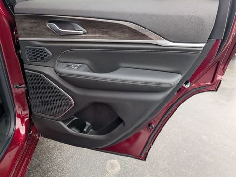 New 2026 Jeep Grand Cherokee Limited image 31