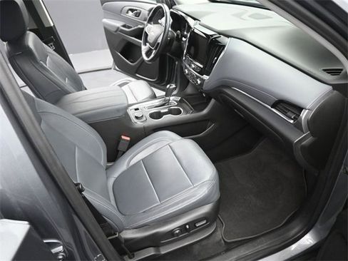 Used 2020 Chevrolet Traverse LT w/ Driver Confidence II Package image 19