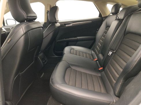 Used 2017 Ford Fusion SE w/ Equipment Group 201A image 18