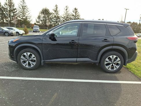 Used 2023 Nissan Rogue SV w/ SV Premium B Package image 4