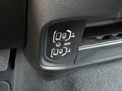 Used 2024 RAM 2500 Tradesman w/ Chrome Appearance Group AWD/4WD image 21