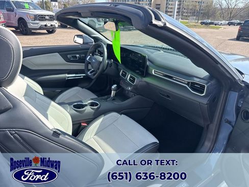 Used 2025 Ford Mustang GT Premium RWD image 33
