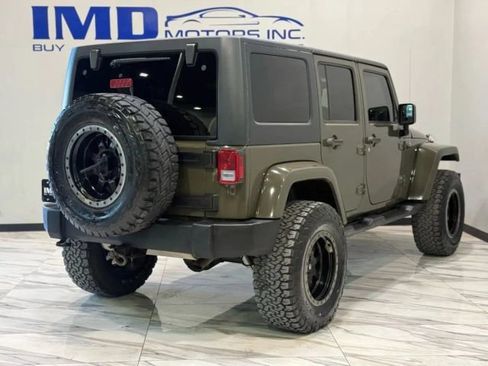Used 2015 Jeep Wrangler Unlimited Sahara w/ Max Tow Package AWD/4WD image 5