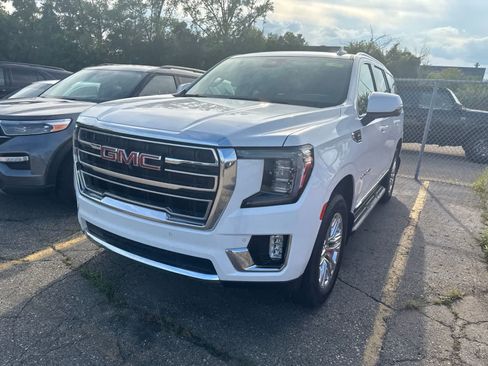 Used 2024 GMC Yukon SLT w/ SLT Premium Package AWD/4WD image 23