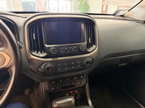 Used 2018 Chevrolet Colorado Z71 AWD/4WD image 13
