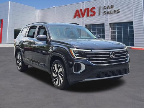 Used 2025 Volkswagen Atlas SE FWD image 3