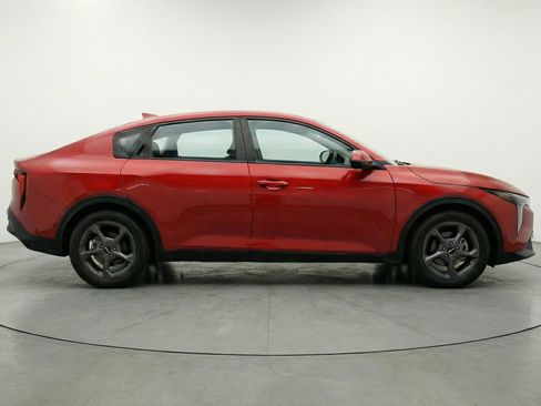 Used 2025 Kia K4 LXS image 11