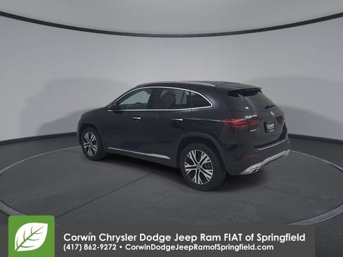 Used 2025 Mercedes-Benz GLA 250 4MATIC image 11