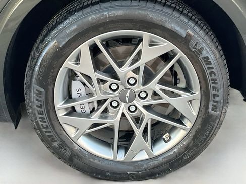 Used 2025 Genesis GV70 2.5T w/ Advanced Package AWD/4WD image 32