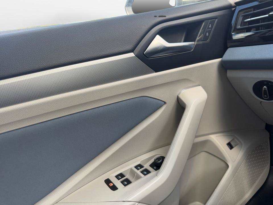 Certified 2026 Volkswagen Jetta SE FWD image 32