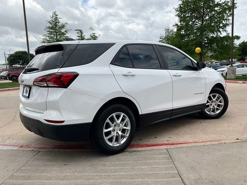 Used 2024 Chevrolet Equinox LS w/ Driver Confidence II Package FWD image 6