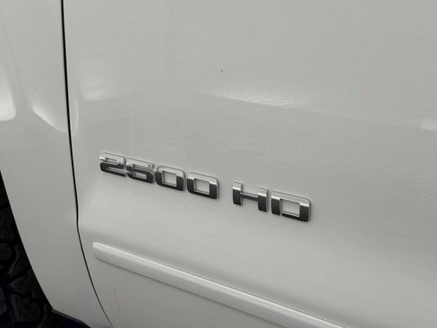 Used 2018 Chevrolet Silverado 2500 LT w/ LT Fleet Convenience Package image 11