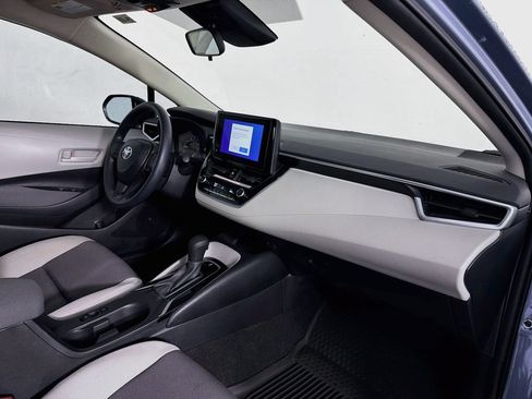 Used 2024 Toyota Corolla LE w/ LE Convenience Package FWD image 31