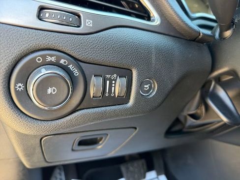 Used 2019 Jeep Cherokee Limited w/ Technology Group AWD/4WD image 17