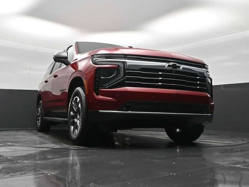 New 2026 Chevrolet Suburban LT w/ Comfort Package image 19