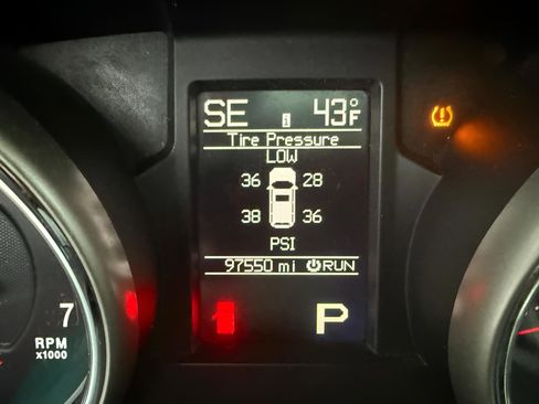 Used 2012 Jeep Grand Cherokee Limited w/ Luxury Group II image 21