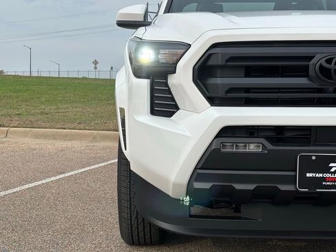 New 2026 Toyota Tacoma SR5 image 4