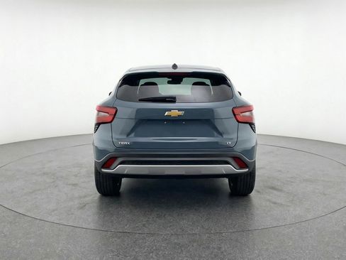 Used 2025 Chevrolet Trax LT FWD image 7