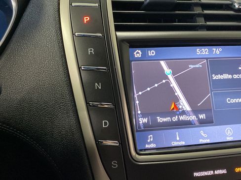 Used 2020 Lincoln Nautilus Reserve AWD/4WD image 19