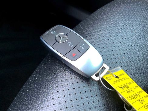 Certified 2020 Mercedes-Benz GLC 300 GLC 300 image 12