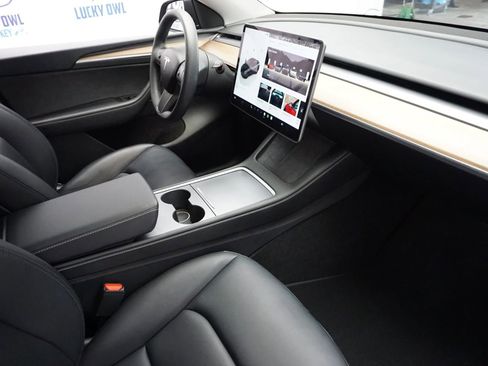 Used 2024 Tesla Model Y Long Range image 18