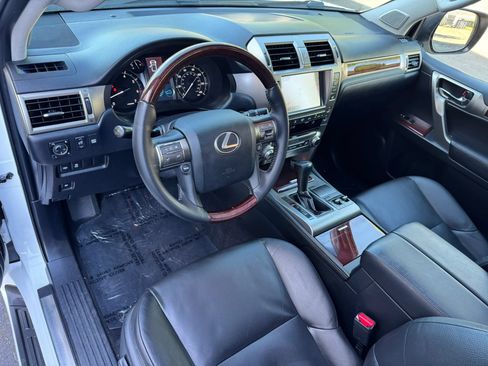 Used 2016 Lexus GX 460 w/ Premium Package AWD/4WD image 20