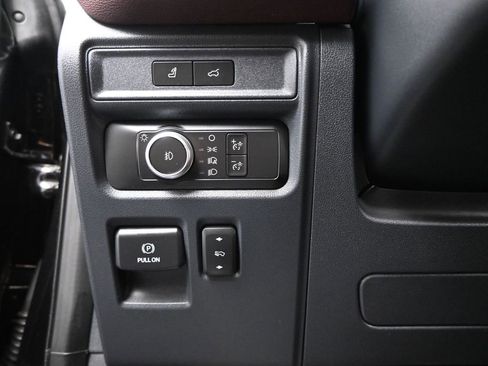 Used 2022 Ford Expedition Limited image 12