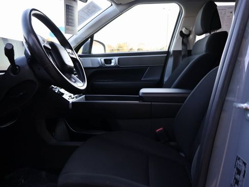 Used 2024 Hyundai Santa Fe SE image 25