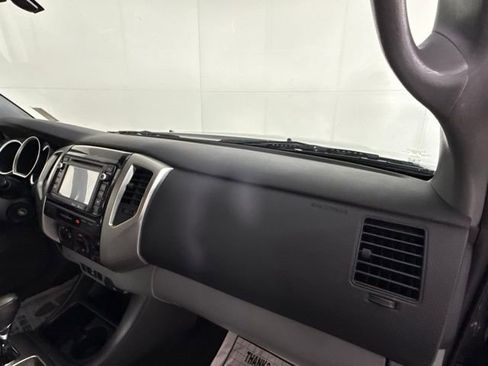 Used 2015 Toyota Tacoma PreRunner image 30