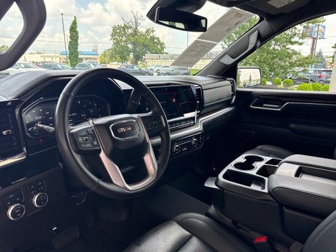 Used 2025 GMC Sierra 1500 SLT AWD/4WD image 10