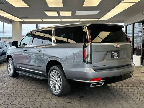 Used 2022 Cadillac Escalade ESV Premium Luxury AWD/4WD image 36