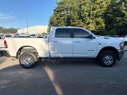 Used 2022 RAM 2500 Big Horn w/ Cold Weather Group AWD/4WD image 4