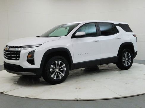 New 2026 Chevrolet Equinox LT w/ Safety and Technology Package image 3