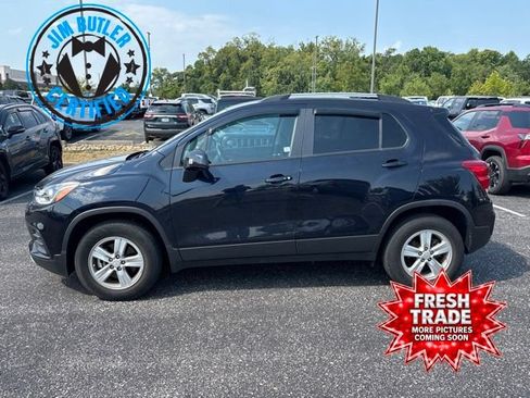 Used 2022 Chevrolet Trax LT w/ Driver Confidence Package AWD/4WD image 1