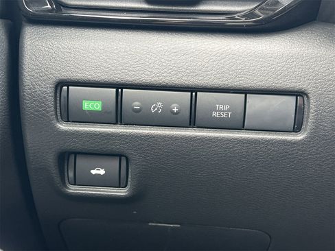 New 2025 Nissan Sentra SR w/ Midnight Edition image 14