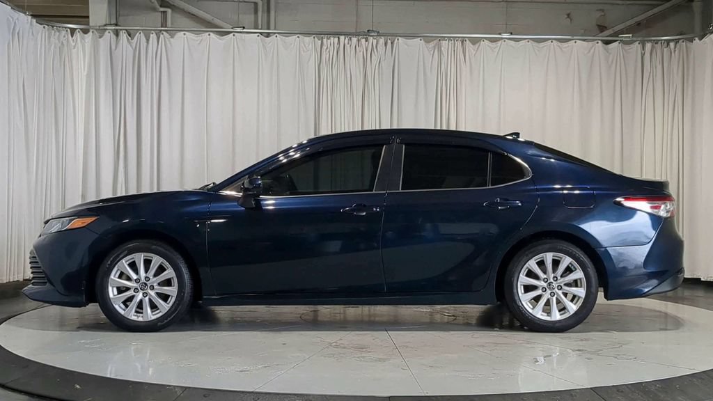 Used 2019 Toyota Camry LE FWD image 6